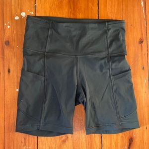 Fast and Free Shorts size 4